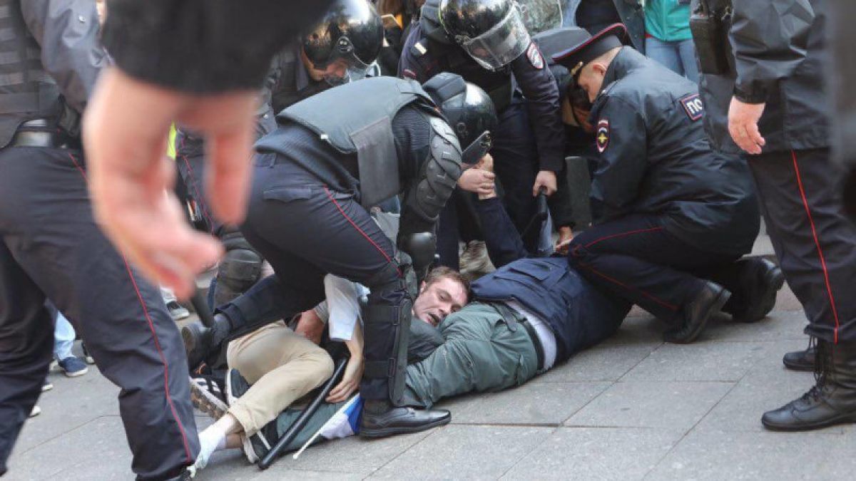 СМИ сообщили о 346 задержанных на несогласованном митинге в Москве