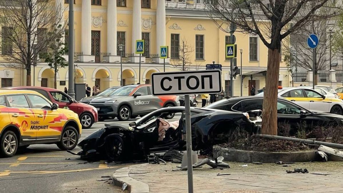 Рэпер Navai попал в ДТП в центре Москвы