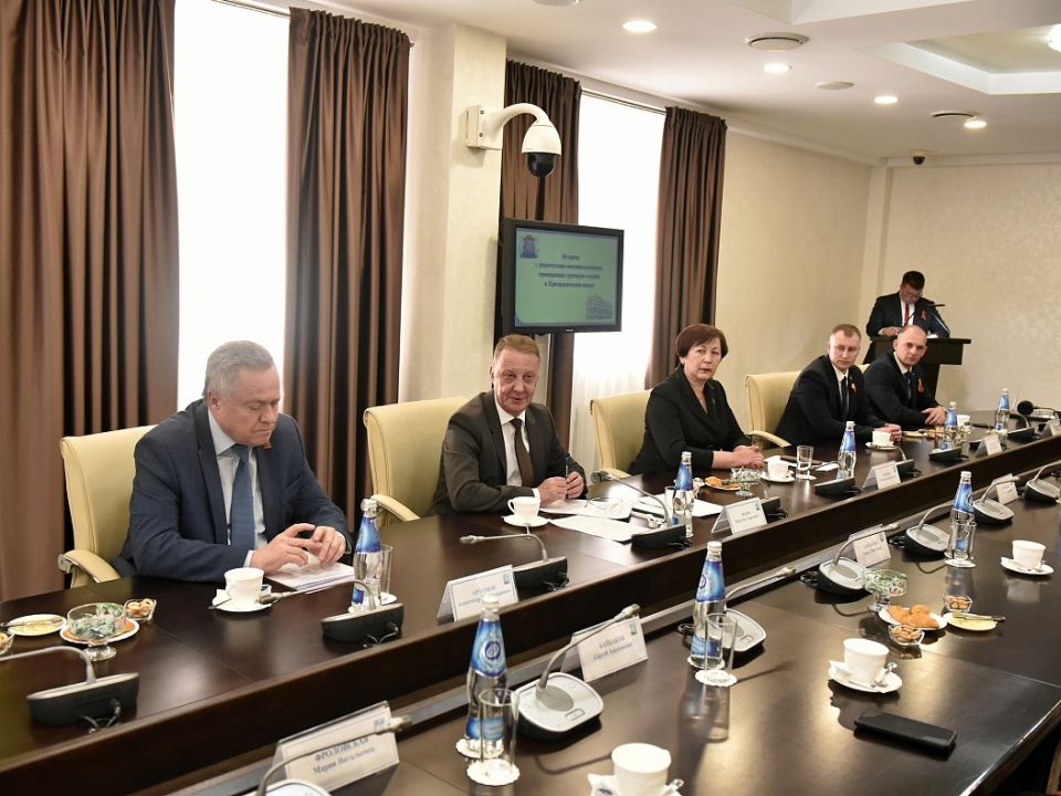 Вячеслав Франк встретился с родителями военнослужащих Президентского полка
