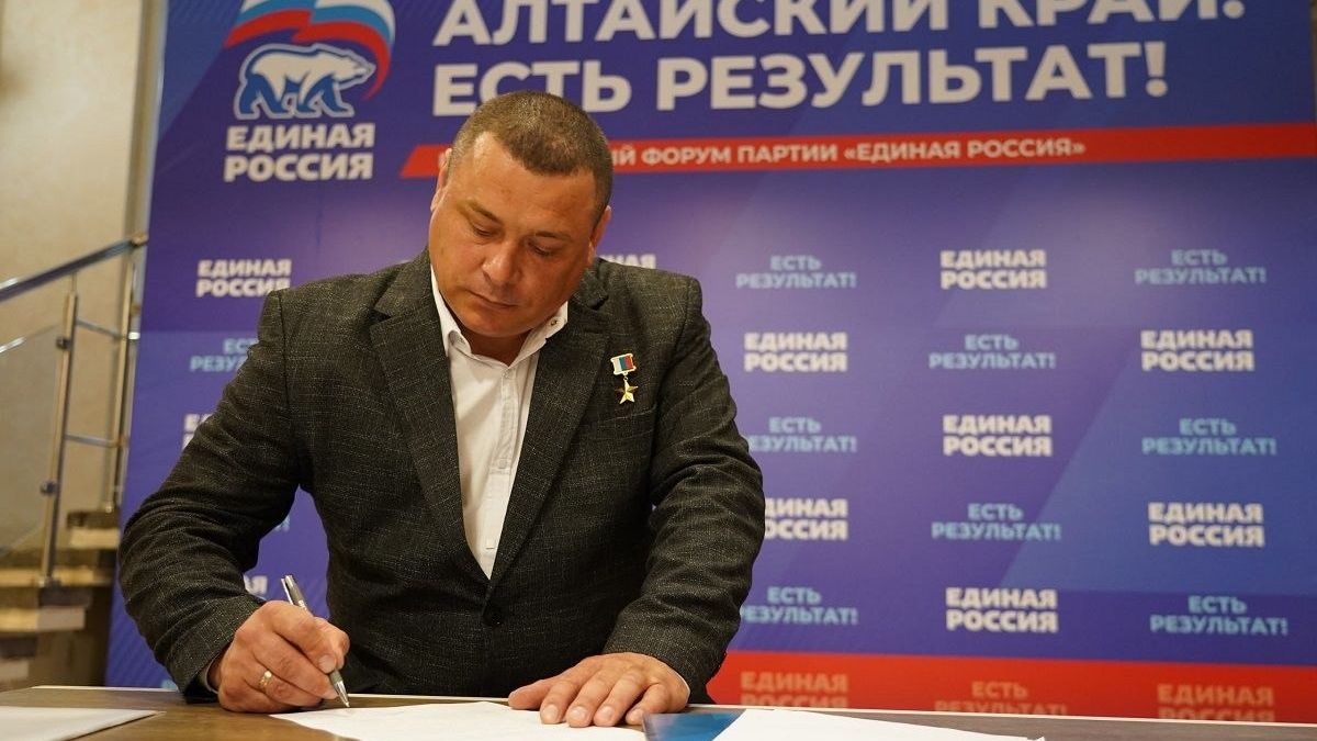 Герой России Константин Молчанов участвует в предварительном голосовании "Единой России"