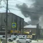 В Барнауле горит крыша хлебозавода №4 на улице Петра Сухова: что известно