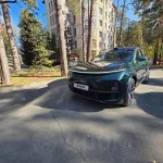 Китайский автомобиль с мандариновым салоном и автопилотом продают в Барнауле. Фото