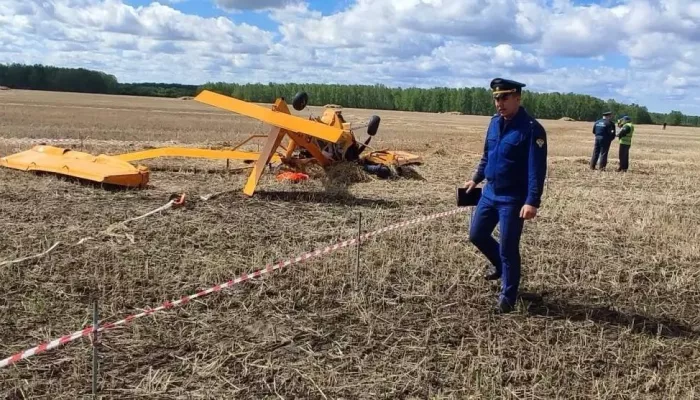 Появились фото с места смертельной авиакатастрофы в Омской области