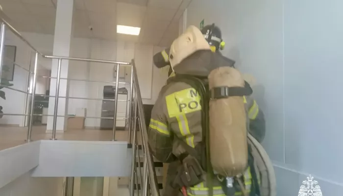 Десятки пожарных заметили в аэропорту Горно-Алтайска