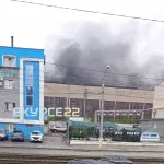 Производственное здание загорелось на пр. Калинина в Барнауле