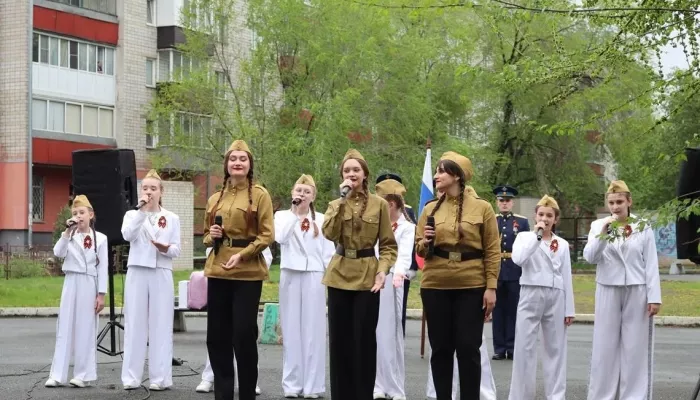 Фронтовые бригады поздравляют ветеранов и тружеников тыла в Барнауле