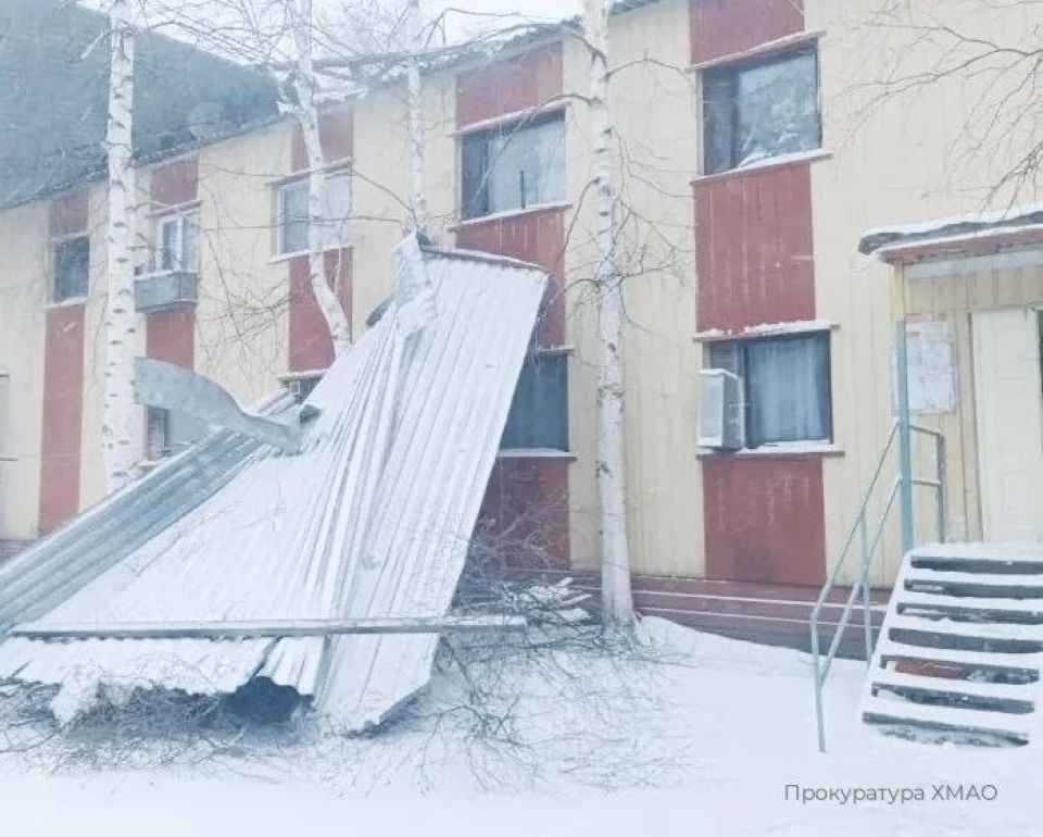 Крыша дома не выдержала штормового ветра