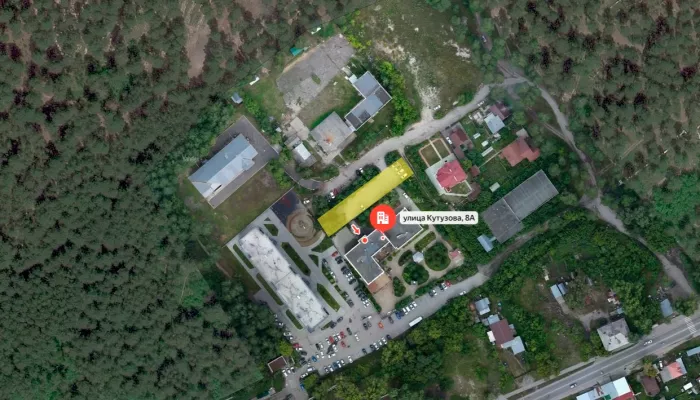 Большую парковку перед зданием зерновой корпорации выставили на торги в Барнауле