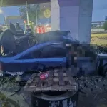 Два человека погибли в огненном ДТП на новосибирском четвертом мосту. Фото