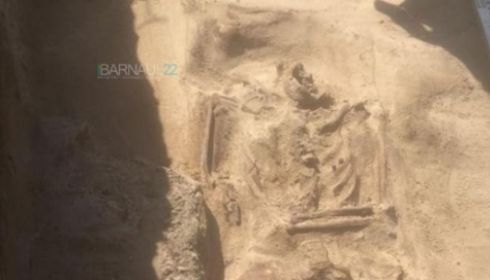 Снимки найденных в центре Барнаула древних захоронений появились в Сети