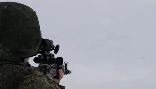 В регионах России за ночь сбили 556 украинских дронов, погибли мирные жители