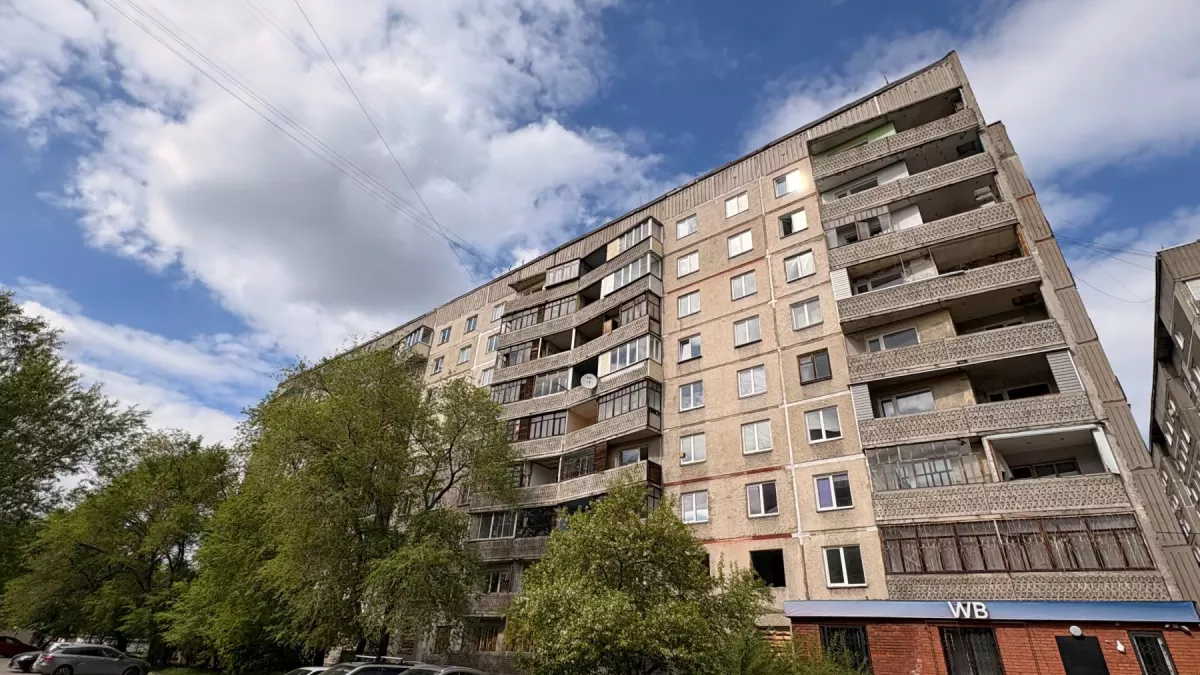 Расселенная многоэтажка в Бийске