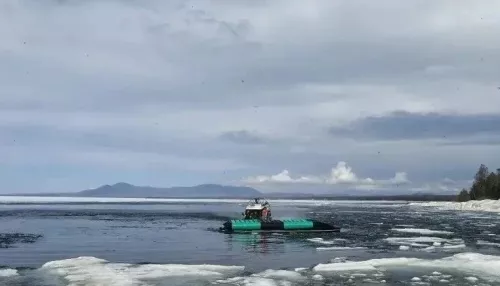 Катер с туристами перевернулся на Байкале: четыре человека ушли под воду. Фото