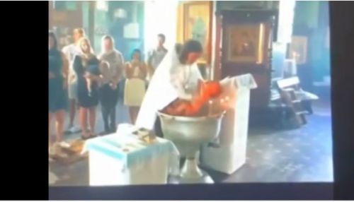Грубо крестившему младенца священнику в Гатчине назначено наказание