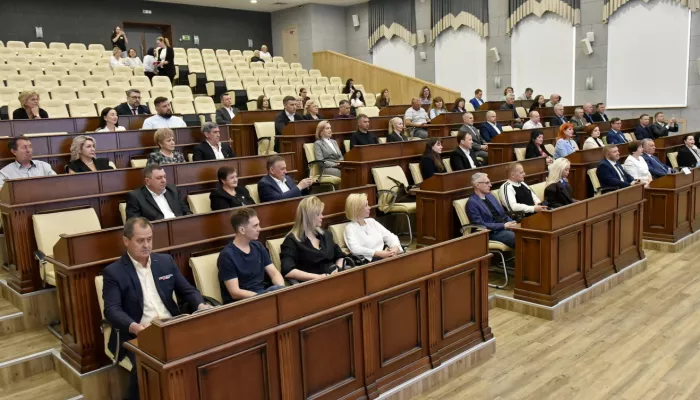 В администрации Барнаула наградили предпринимателей перед профессиональным праздником