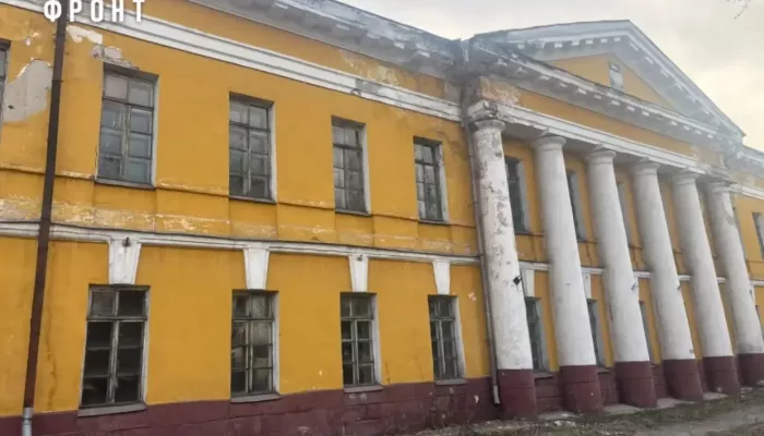 Активисты потребовали закрыть доступ в здание Горного госпиталя в Барнауле