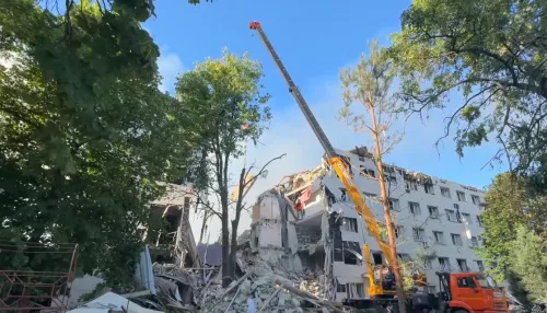 ВСУ повторно атаковали Старобельск во время спасательных работ на месте колледжа
