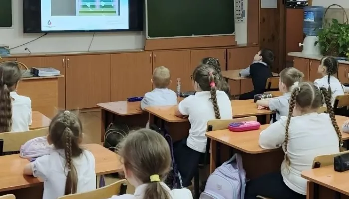 Учеников барнаульской гимназии №74 посвятили в хранителей воды
