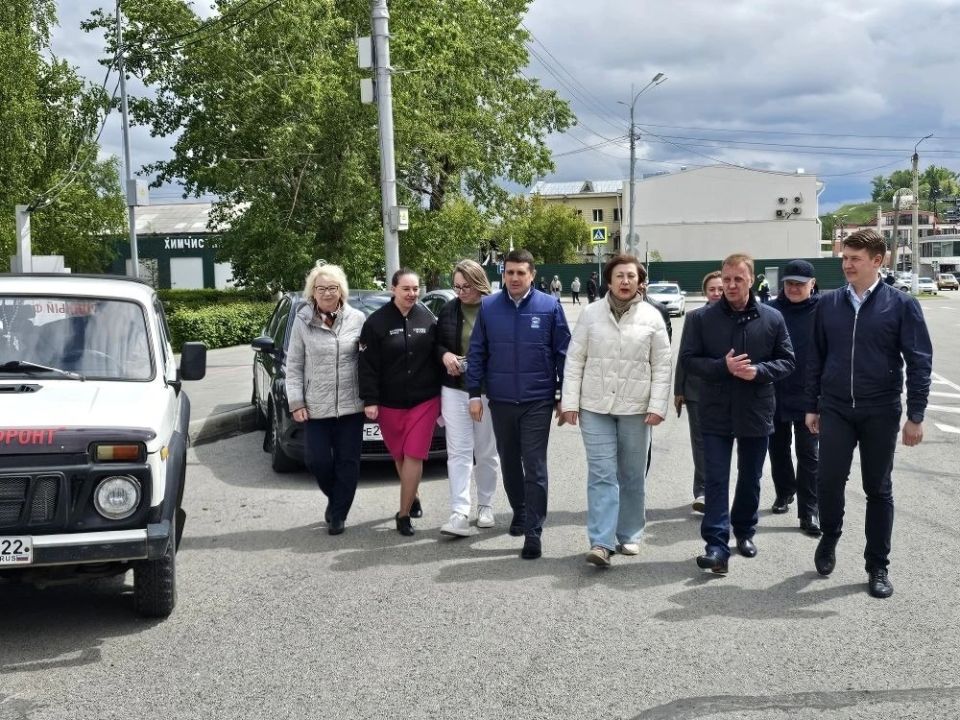 Из Барнаула в зону СВО отправили очередную партию автомобилей