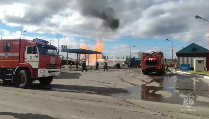 Пожар на газовой автозаправке произошел в Барнауле. Фото