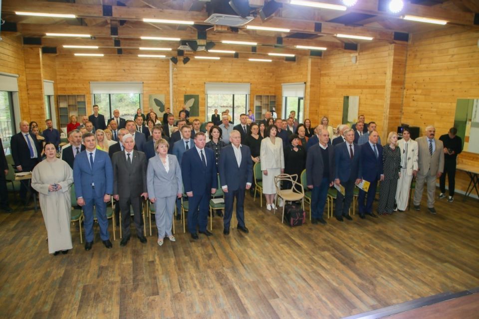 Торжественная церемония награждения победителей краевого ежегодного конкурса "Директор года–2025. Алтайский край"