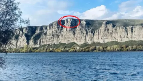 Девушка сорвалась со скалы и погибла во время фотосессии в Приангарье. Фото