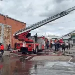 Более 600 человек спасались бегством: крупный пожар вспыхнул в московском хостеле