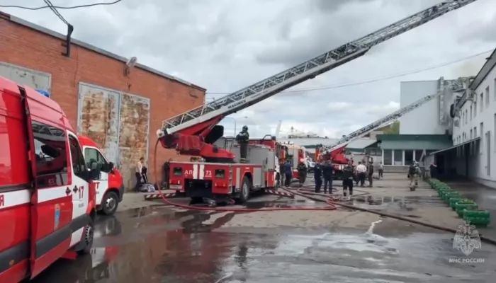 Более 600 человек спасались бегством: крупный пожар вспыхнул в московском хостеле