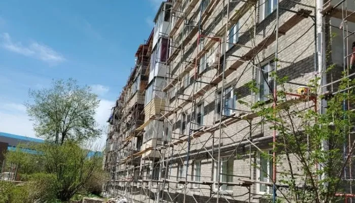 В Республике Алтай капитально ремонтируют многоквартирные дома