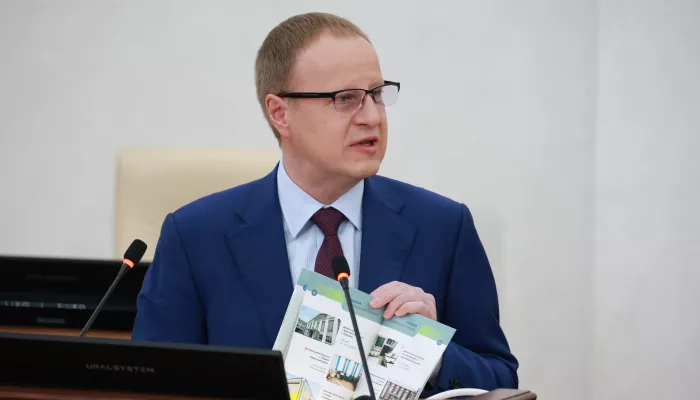 Алтайские депутаты поддержали ровный отчет Виктора Томенко о работе правительства. Фото
