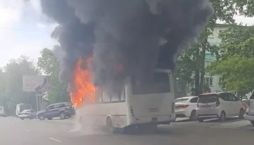 Маршрутный автобус с пассажирами загорелся в Бийске