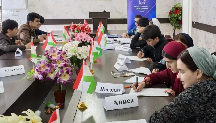 В Таджикистане начались занятия на базе Центра открытого образования АлтГПУ