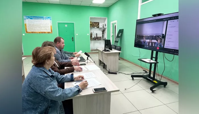 Руководство Алтайского Россельхозцентра провело вебинар Семеноводство по закону
