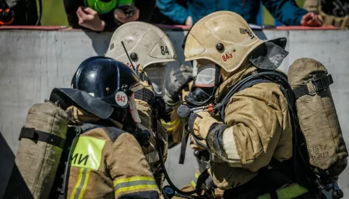 Алтайские газодымозащитники поборолись за звание лучших. Фоторепортаж