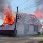 В селе Майма Республики Алтай вспыхнул дом: что известно