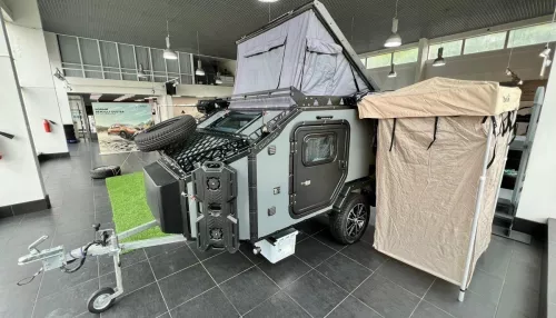 Заряжающийся от солнца современный автодом продают в Алтайском крае. Фото