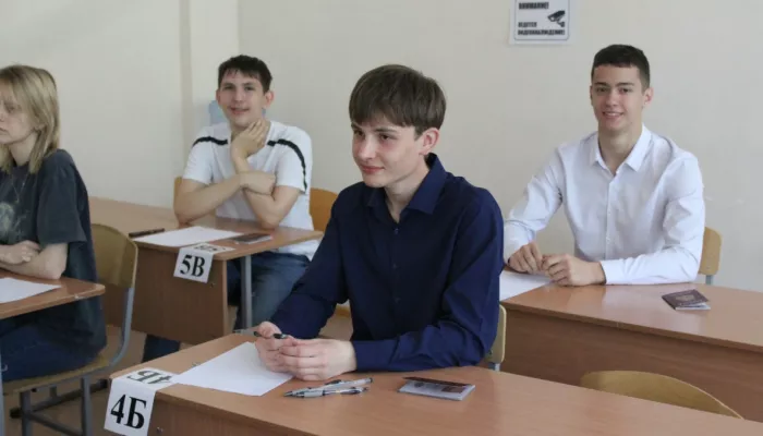 Более 4 тысяч выпускников сдают ЕГЭ по русскому языку в Барнауле
