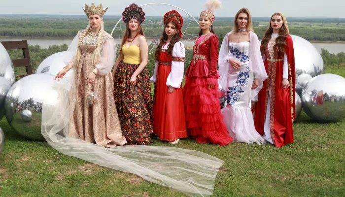 Красота на берегу Оби: в Барнауле прошел краевой конкурс визажа. Фоторепортаж