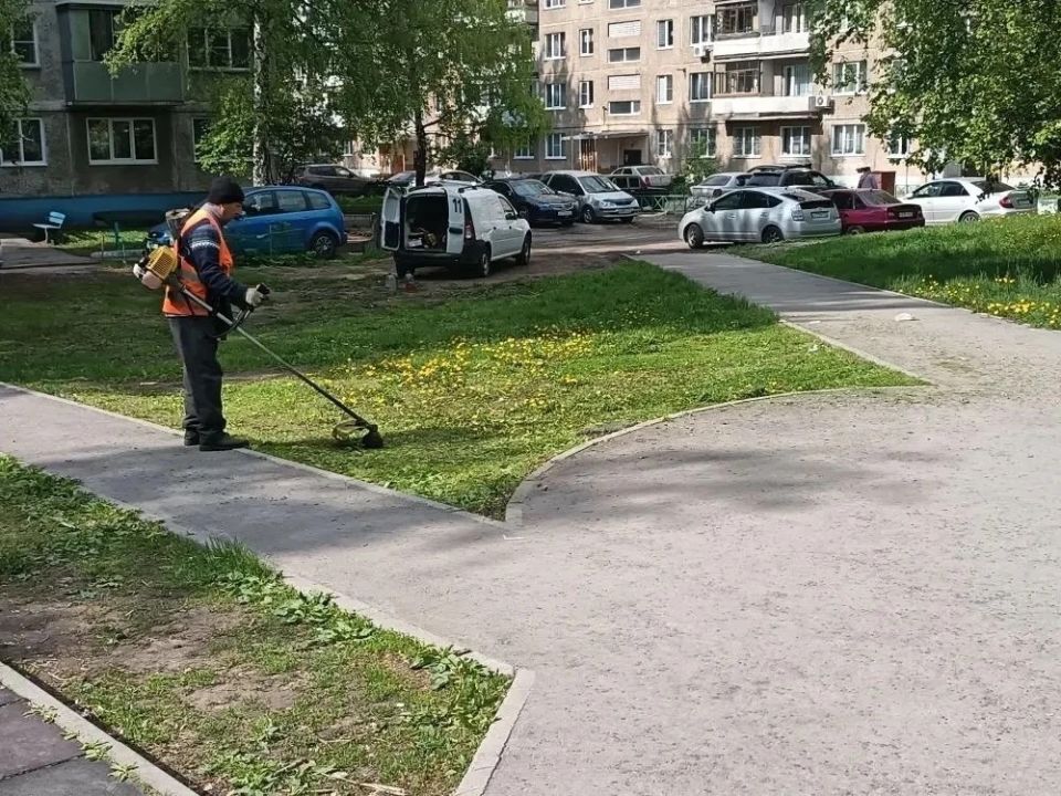Покос травы в Барнауле