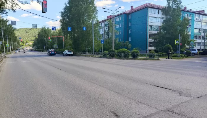 В Горно-Алтайске столкнулись иномарка и автобус: кондуктор сломала ребра