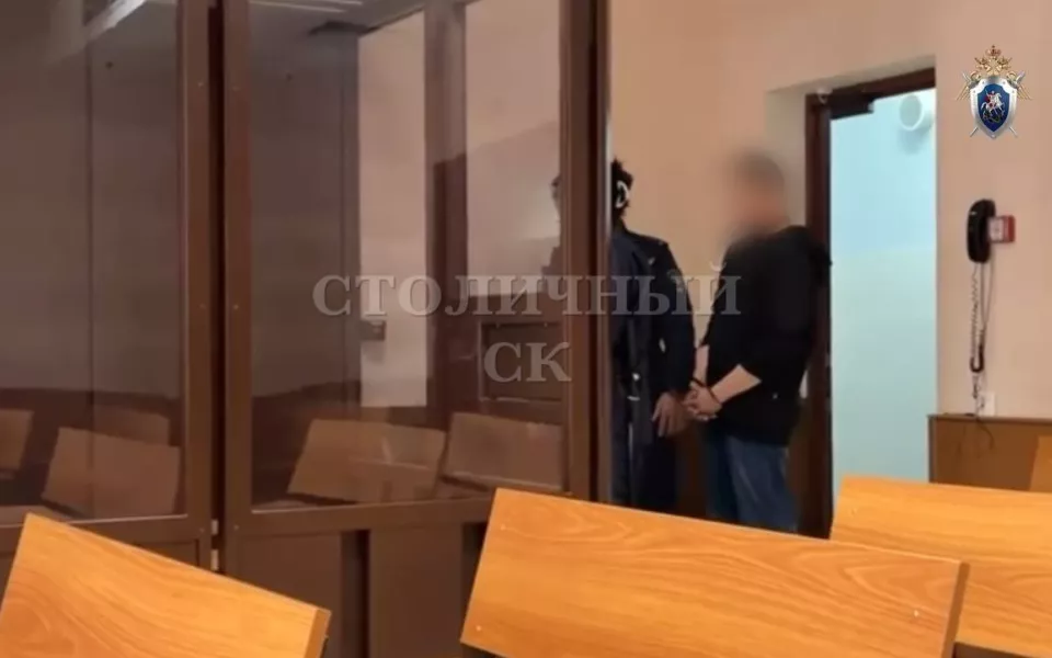 Мужчина вытолкнул из окна знакомую во время ссоры она скончалась. Видео падения
