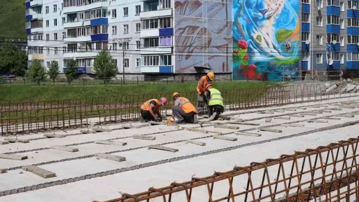 Ремонт моста в районе Мебельной в Горно-Алтайске