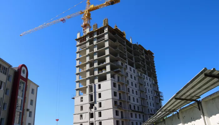 Директора фирмы, сорвавшей стройку барнаульского ЖК Клевер-парк, осудили на 8 лет