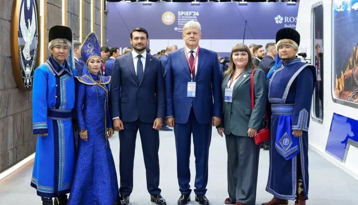 Заслуженные артисты Республики Алтай выступили на ПМЭФ-2026