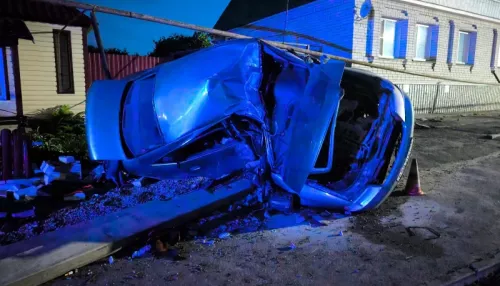 Audi на скорости врезалась в столб: погибла 22-летняя девушка, трое тяжело пострадали