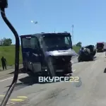 Пенсионер погиб в жестком ДТП с грузовиками на трассе в Алтайском крае