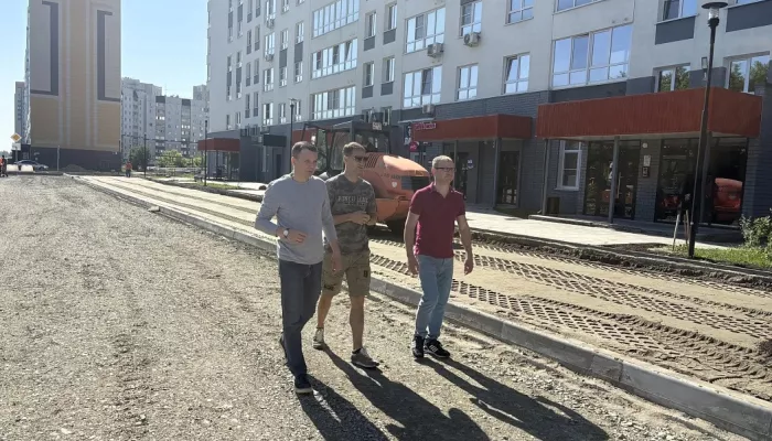 Вице-мэр Барнаула с проверкой объехал дорожные ремонты