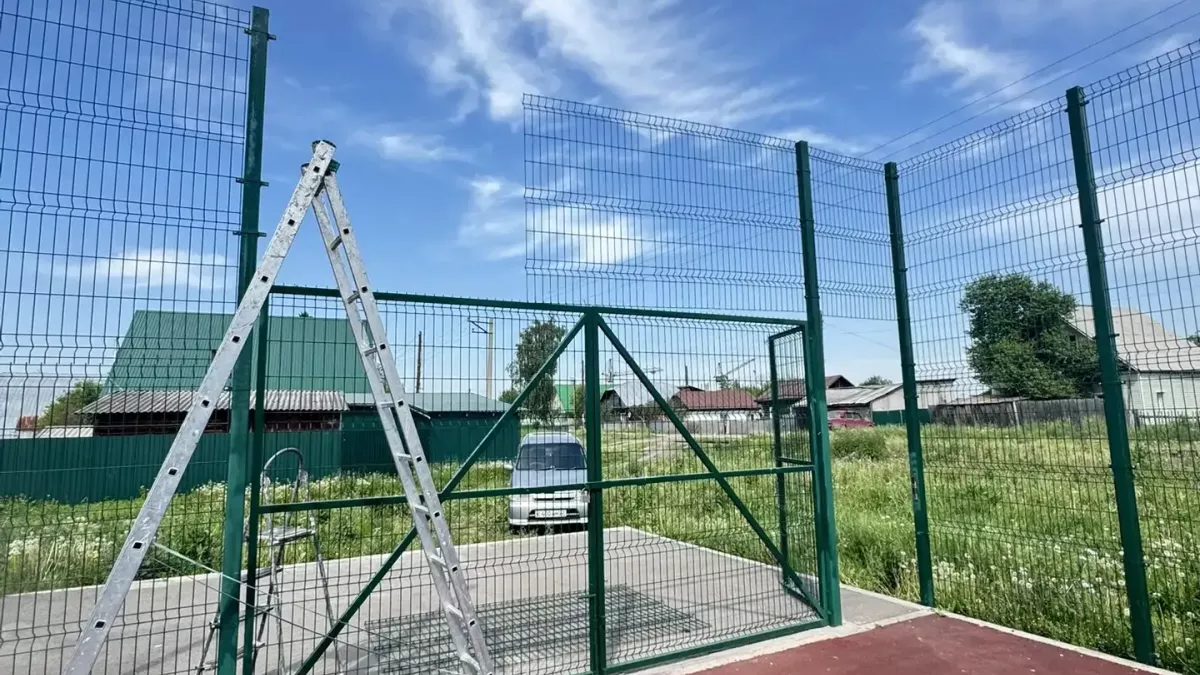 В Тальменке юноша погиб на спортивной площадке