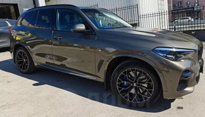 Защищенный от шума BMW в бронепленке продают в Барнауле почти за 10 млн рублей. Фото