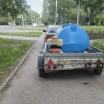В Барнауле продолжают обрабатывать общественные пространства от комаров